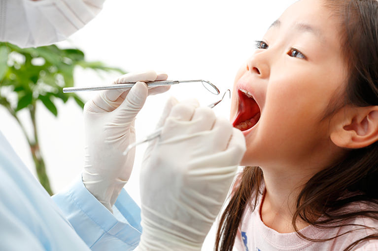 お子様の歯の治療